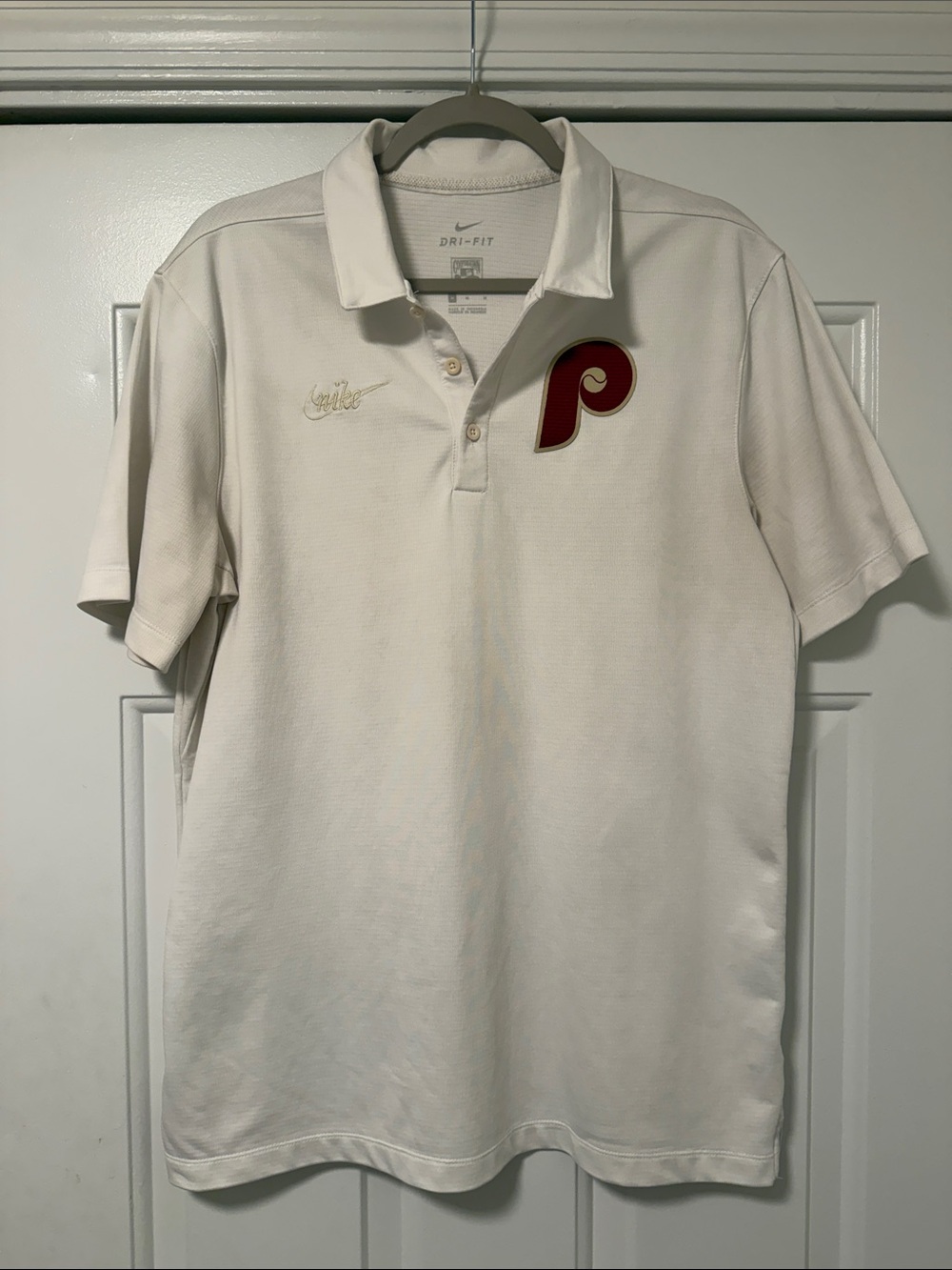 Nike men’s Coopersburg commemorative Phillies polo, size medium